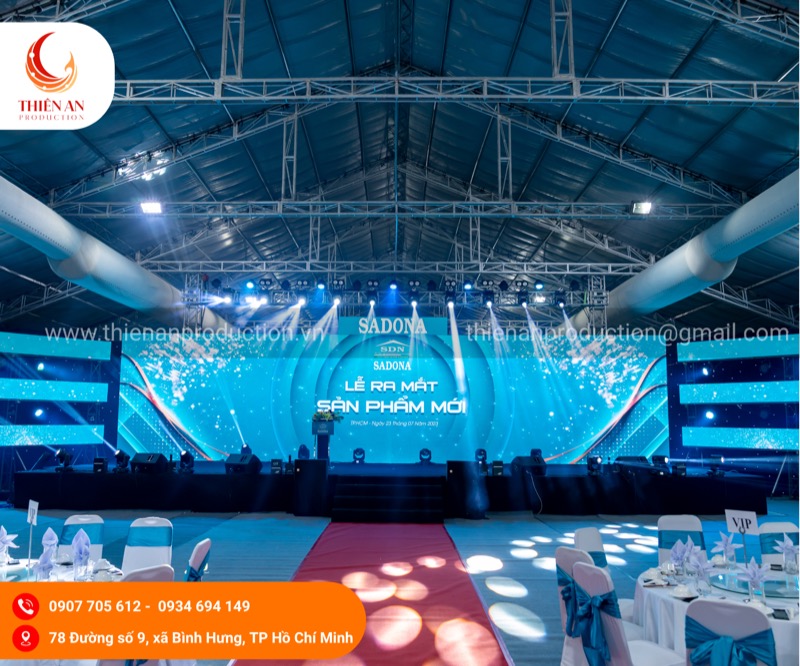 Sân khấu đặc biệt tròn catwalk